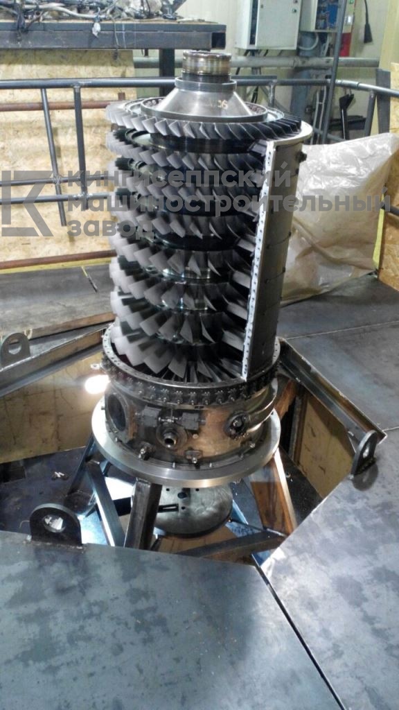 Вертикальный стенд для ремонта газотурбинного двигателя 
